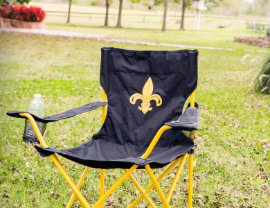 Fleur-de-lis Black Folding Lawn Chair