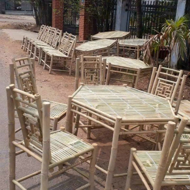 Bàn ghế tre 2