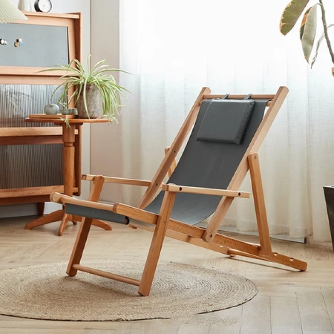 Foldable beach and garden sun lounger